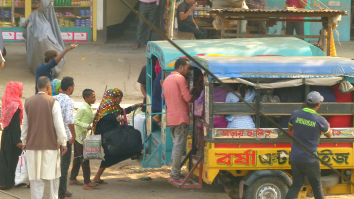 পরিবহন ধর্মঘট: অবৈধ যানগুলো এখন একমাত্র ভরসা