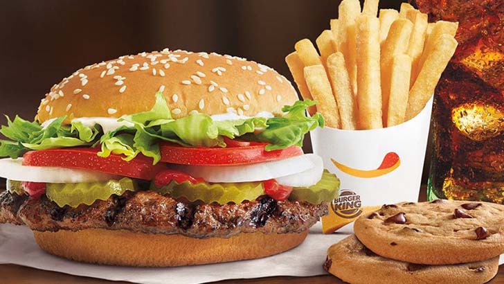 সুস্থ থাকতে যে ৫ খাবার ভুলেও খাবেন না