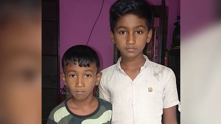 কাঁদছে সেই রেল কর্মচারীর তিন শিশুসন্তান