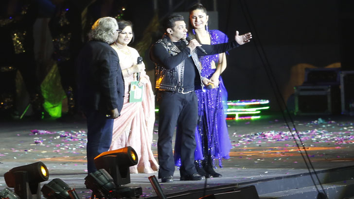 বাংলাদেশে আসার আগে সালমান খানকে যা বলেছেন তার বাবা