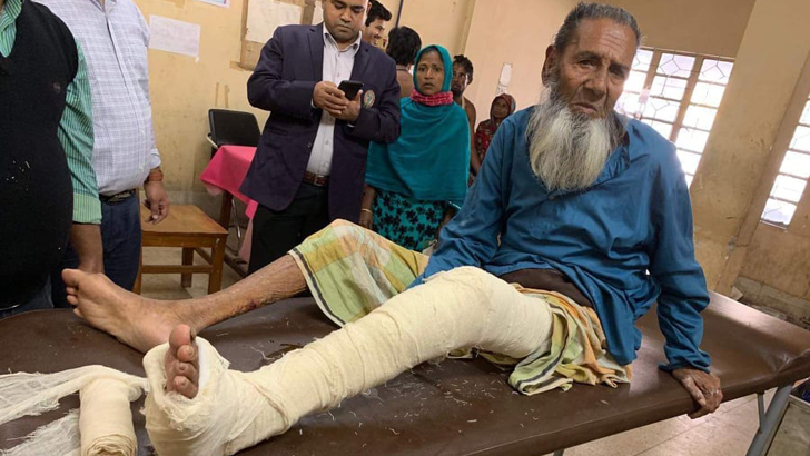 যুবকের ফেসবুক স্ট্যাটাসে রড খোলা হল নেত্রকোনার সেই বৃদ্ধের