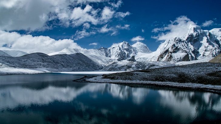 এই দশকেই ভয়াল প্লাবন, যে কোনো মুহূর্তে ভেসে যাবে হিমালয়ের ৫ হাজার হ্রদ!