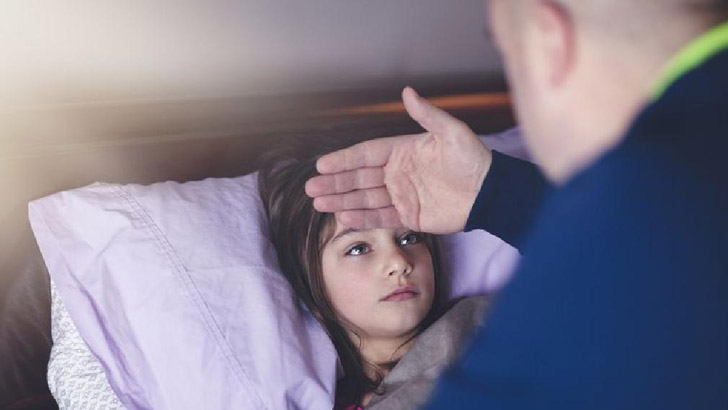 যেসব লক্ষণে বুঝবেন নিউমোনিয়া, বাঁচতে কী করবেন?