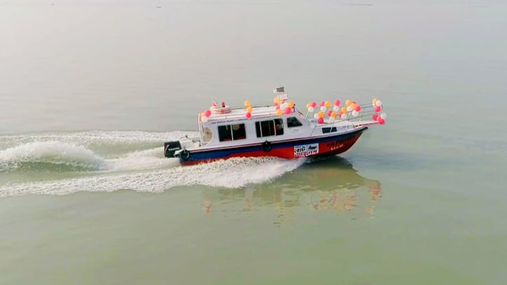 হাসপাতালবিহীন রাঙ্গাবালীতে নৌ অ্যাম্বুলেন্স চালু