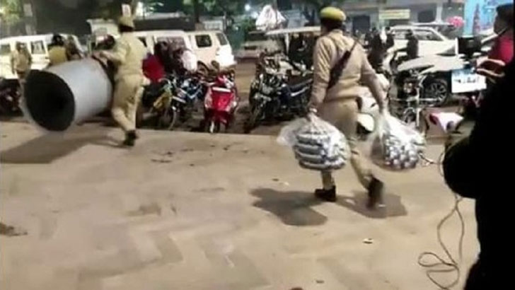 বিক্ষোভকারীদের খাবার, কম্বল কেড়ে নিল যোগীর পুলিশ