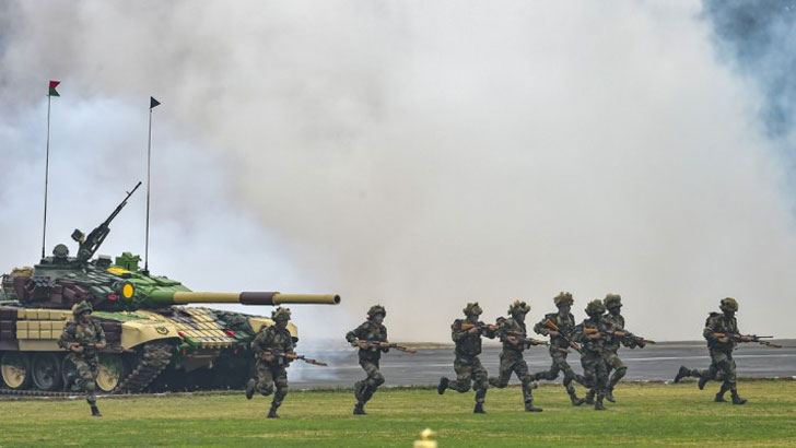 টানা ৪০ দিন যুদ্ধ করার মতো অস্ত্র মজুত করছে ভারত