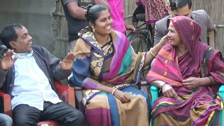 ৩৩ বছর পর হারিয়ে যাওয়া মুন্নি ফিরে পেল তার পরিবার