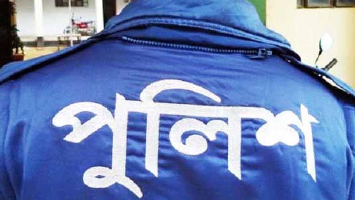 ব্যবসায়ীকে গাঁজা দিয়ে ফাঁসানোর ভয় দেখিয়ে টাকা আদায়, ২ এএসআই ক্লোজড