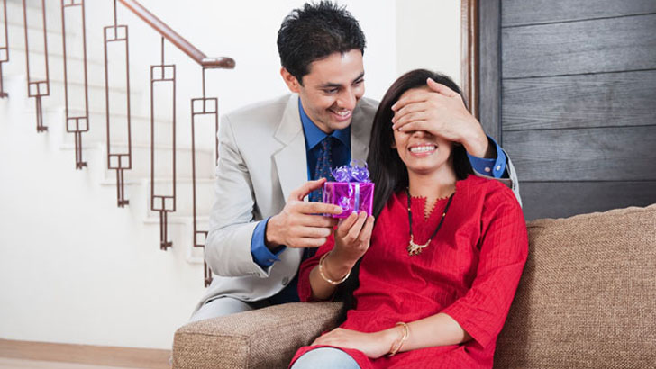 পুরনো সম্পর্কের একঘেয়েমি দূর করার ৮ উপায়