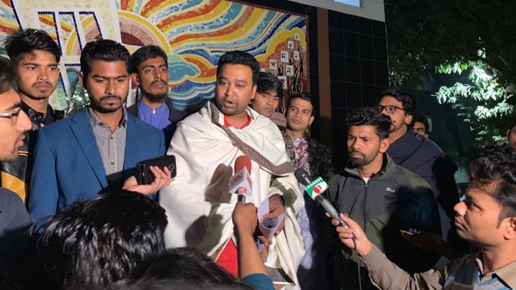 সমন্বিত ভর্তি পরীক্ষায় না যাওয়ার সিদ্ধান্ত ডাকসুর