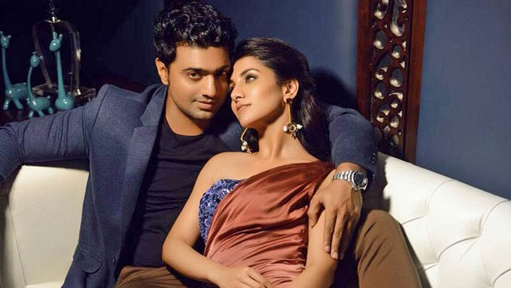 রুক্মিণীর সিঁদুর পরা ছবি দেখে যা বললেন ‘প্রেমিক’ দেব