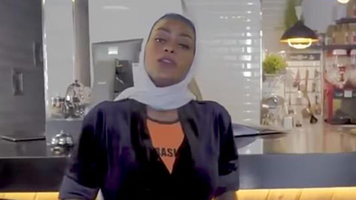 মক্কা নিয়ে গান, সৌদির নারী শিল্পীকে আটকের নির্দেশ