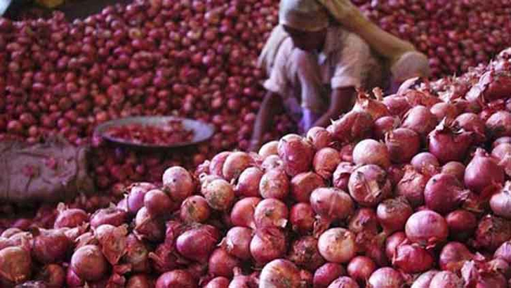 দাম কমলো পেঁয়াজের, সরবরাহ বেড়েছে বাজারে