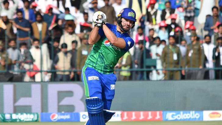 পাকিস্তানে রাইলি রুশোর ঝড়ো সেঞ্চুরি