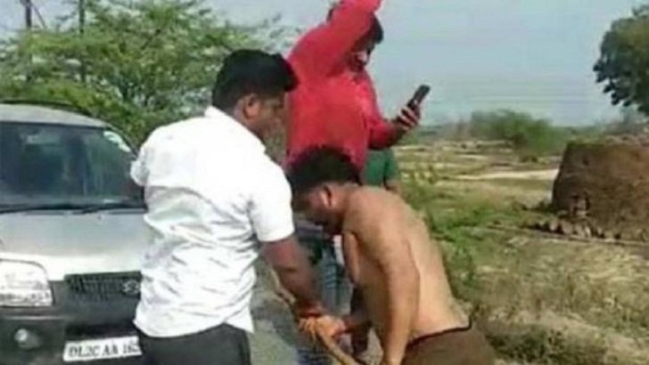 ‘দিল্লি পেয়েছিস’ বলেই ২ মুসলিমকে পৈশাচিক নির্যাতন