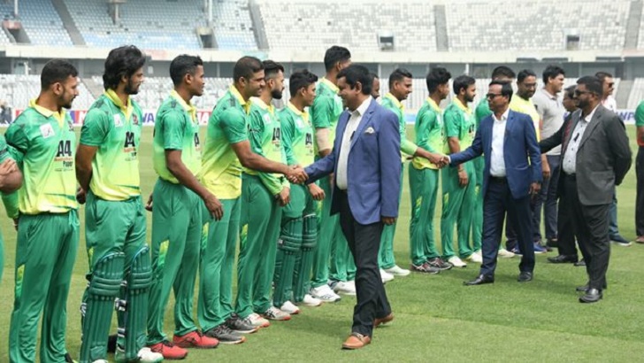 ক্রিকেটারদের হ্যান্ডশেক করতে মানা করল বিসিবি