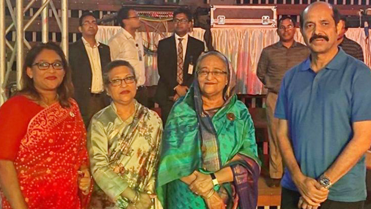 বোন ও মেয়েকে নিয়ে রাতে হাতিরঝিল ঘুরে দেখলেন প্রধানমন্ত্রী