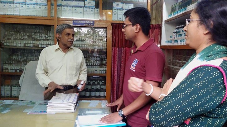করোনা প্রতিষেধকের গুজব, হোমিও চিকিৎসককে জরিমানা