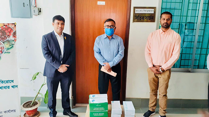 ঢাকা ও কুমিল্লায় পিপিই, মাস্ক, হ্যান্ডগ্লাভস ও হ্যান্ডস্যানিটাইজার বিতরণ