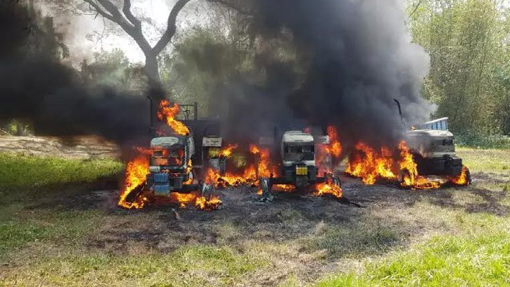 ফরিদপুরে যুবলীগ নেতার ৩ ট্রাক্টর জ্বালিয়ে দিল জনতা