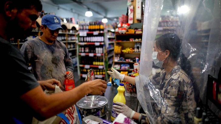 কথাবার্তা ও স্বাভাবিক শ্বাসপ্রশ্বাসেও করোনা ছড়াতে পারে