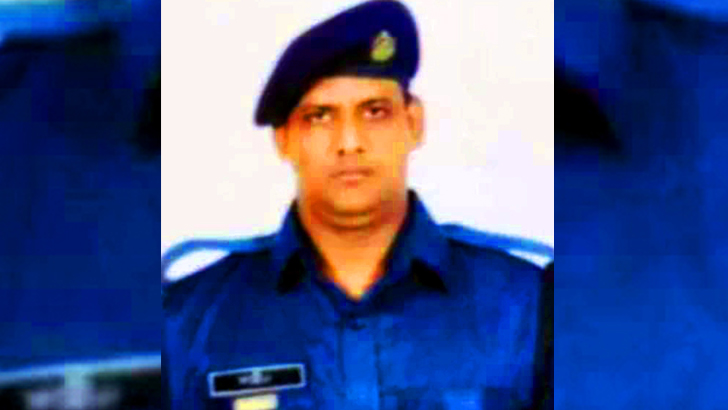 কুমিল্লা কারাগারে ইয়াবাসহ সহকারী প্রধান কারারক্ষী আটক