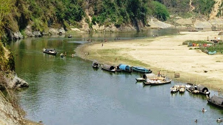 কক্সবাজারে চোরাবালিতে আটকা পড়ে ২ স্কুলছাত্রীর মৃত্যু