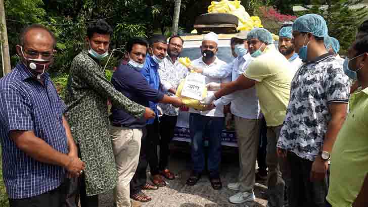 ব্যারিস্টার মওদুদের পক্ষে বিএনপির ত্রাণ সামগ্রী বিতরণ