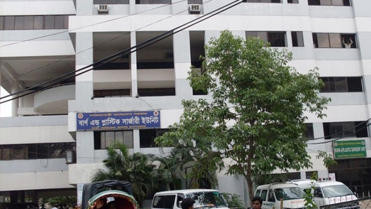 করোনা রোগীদের জন্য প্রস্তুত হচ্ছে ঢামেক বার্ন ইউনিট