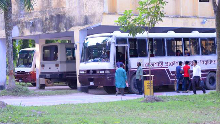 করোনা রোগীদের সেবা করা চিকিৎসক-নার্সদের জন্য বাস দিল রুয়েট