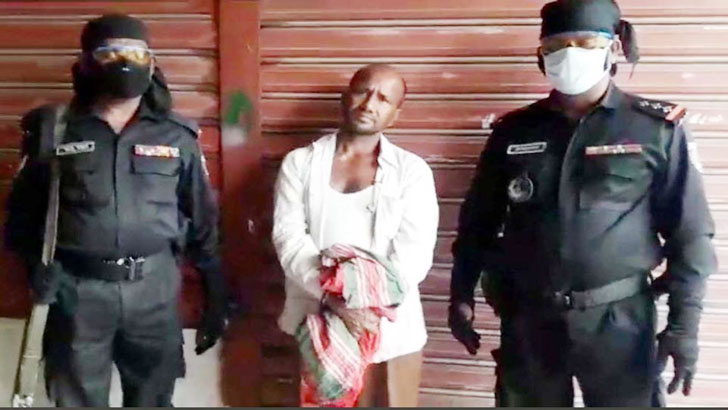 পার্সেলে আসা ফেনসিডিলসহ মাদক ব্যবসায়ী আটক