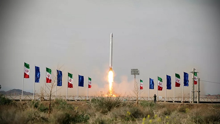 ইরানের প্রথম সামরিক উপগ্রহ নুর উৎক্ষেপণের ভিডিও