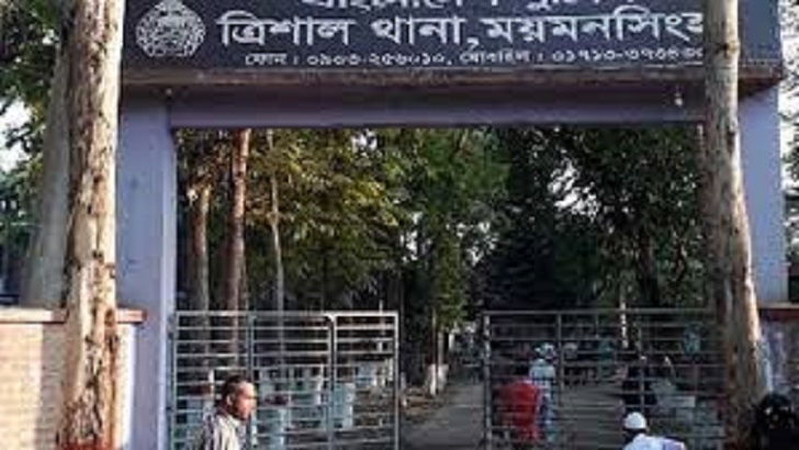 শ্রমিকদের ইট পাটকেলে আহত এএসপি-ওসি