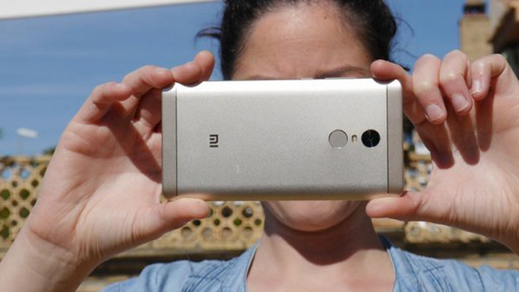 গ্রাহকের ব্যক্তিগত তথ্য গোপনে চীনে পাঠাচ্ছে শাওমি!