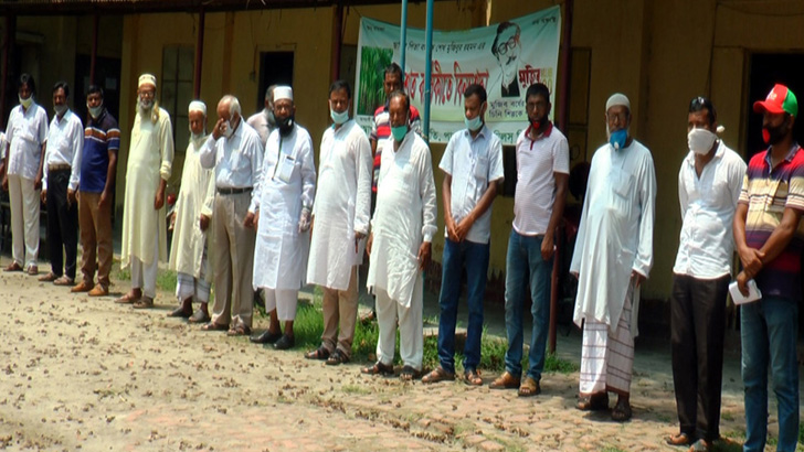 ২০০ কোটি টাকা পাওনা পরিশোধের দাবিতে রাজপথে আখ চাষীরা