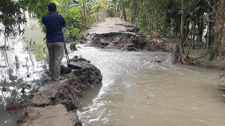 আম্পানের প্রভাবে দুমকির ১০ গ্রাম প্লাবিত