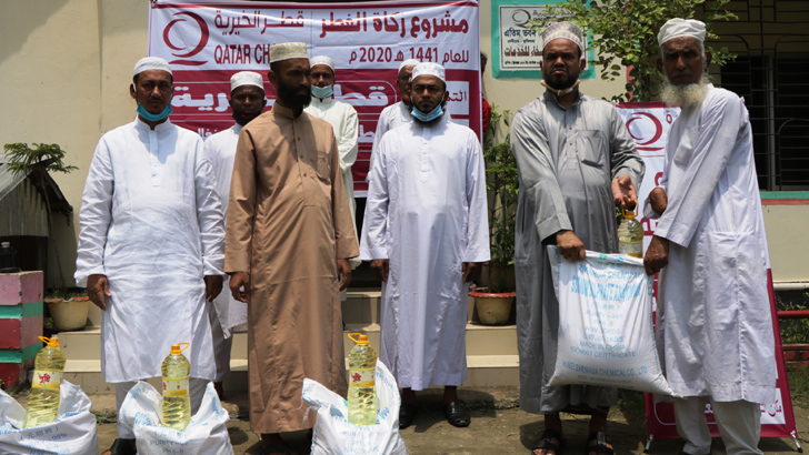 কুমিল্লায় ৪ শতাধিক এতিম পরিবারে কাতার চ্যারিটির ঈদসামগ্রী বিতরণ