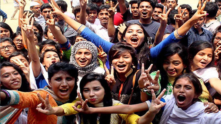 এসএসসি ও সমমানের ফল প্রকাশ, পাসের হার ৮২.৮৭ শতাংশ   