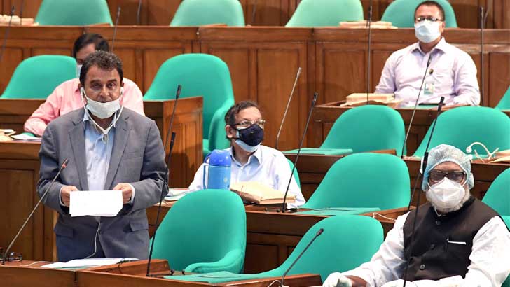 এই বাজেটের হাত ধরেই ভবিষ্যতের কাঙ্ক্ষিত অর্থনৈতিক ভিত রচনা করব: অর্থমন্ত্রী