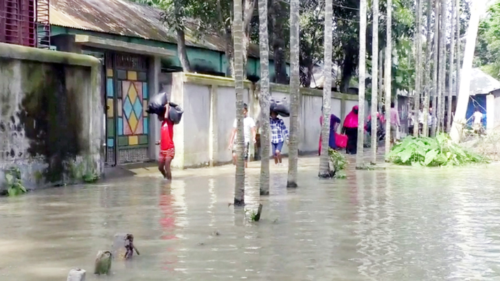 টাঙ্গাইলের তিন নদীর পানি বেড়ে সোয়া লাখ মানুষ বন্দি
