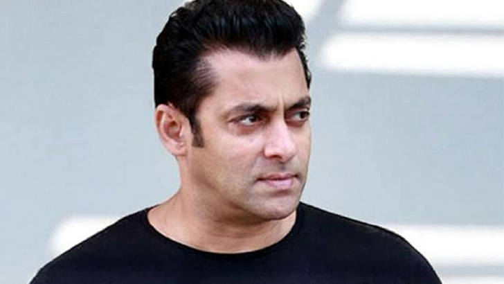 মাটি মেখে কৃষক সাজায় ট্রলের শিকার সালমান