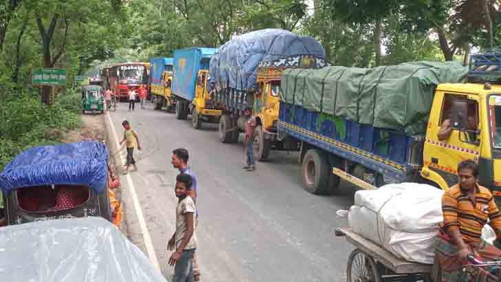 গোয়ালন্দে হাইওয়ে ওজন স্কেলের বেহাল দশা, যানজটে চরম দুর্ভোগ