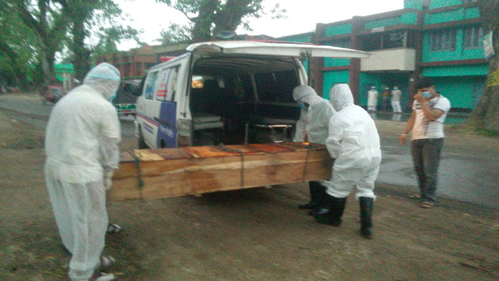 করোনায় মৃত সেই হিন্দু বৃদ্ধের সৎকার করল ইমাম পরিষদ