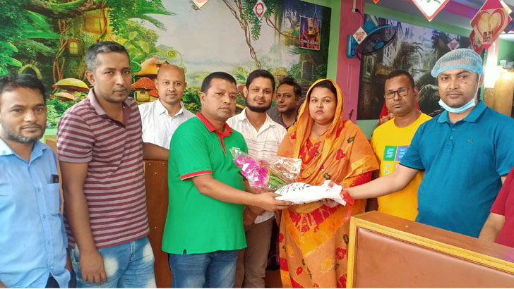 জেলার শ্রেষ্ঠ সাংবাদিক নির্বাচিত হওয়ায় যুগান্তরের গৌরীপুর প্রতিনিধিকে সংবর্ধনা