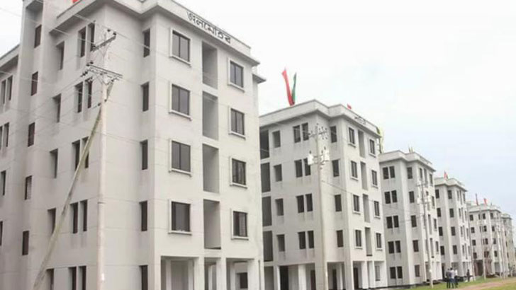 ৬০০ বস্তিবাসীকে ফ্ল্যাটের চাবি দিলেন প্রধানমন্ত্রী