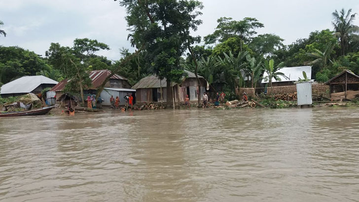 তীব্র হচ্ছে আড়িয়াল খাঁর ভাঙন, অর্ধশতাধিক বসতবাড়ি বিলীন