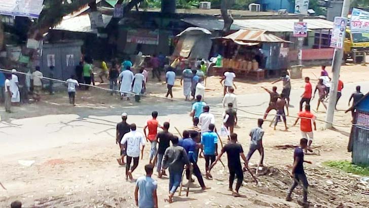 যুগান্তরের কুমিল্লা জেলা প্রতিনিধির বাড়িসহ ১১ প্রতিষ্ঠানে সন্ত্রাসী হামলা