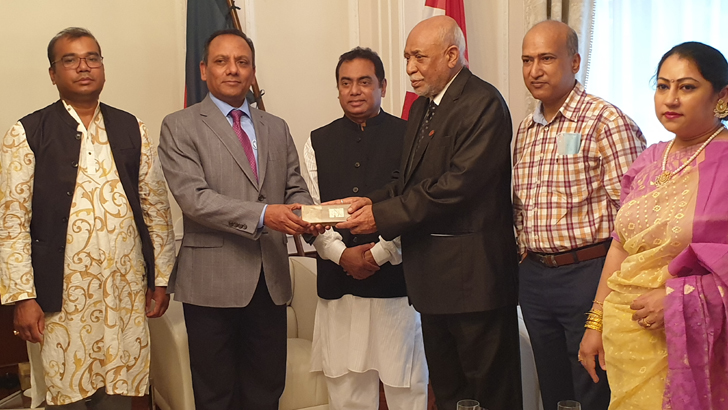 অস্ট্রিয়ায় বাংলাদেশের নবনিযুক্ত রাষ্ট্রদূতকে ফুলেল শুভেচ্ছা