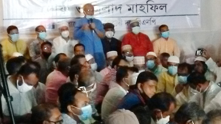 খালেদা জিয়ার জন্য নয়াপল্টনে দোয়া মাহফিল   