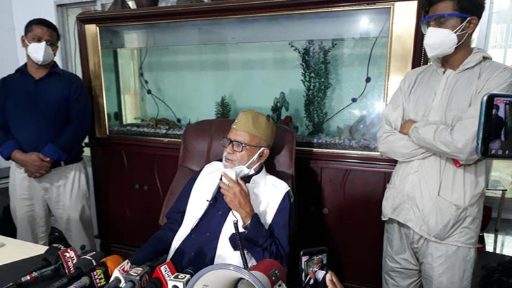 ফেনীতে জয়নাল হাজারীর সমাবেশ ঘিরে উত্তেজনা, থমথমে পরিস্থিতি